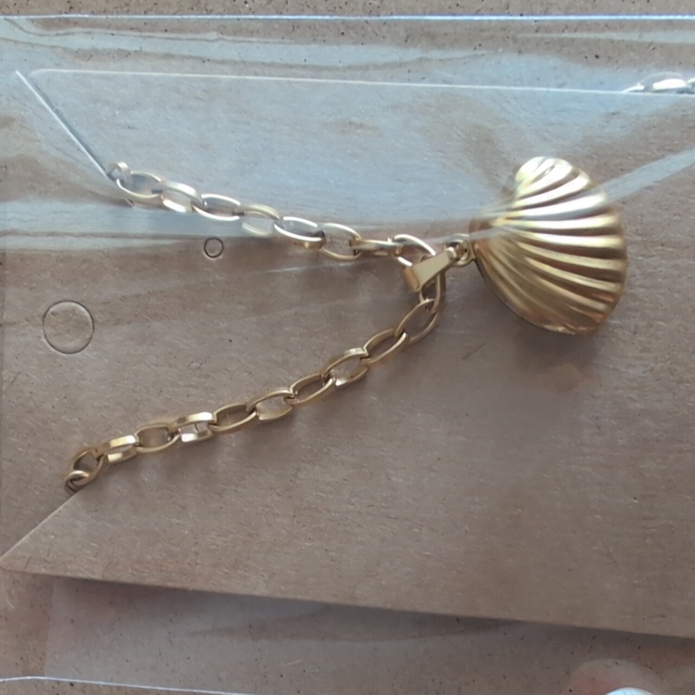 Gold Stainless Steel Sea Shell Pendant Necklace - Picture 4 of 5